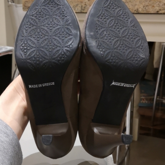 Classic pump NWOT - Picture 4 of 12